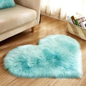 Fluffy light blue heart rug